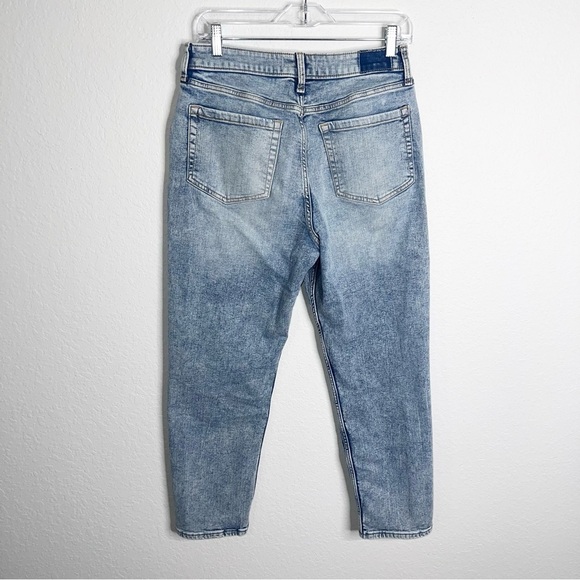 Abercrombie & Fitch Womens 28 6 Mom Jeans High Rise Light Wash Blue B - Picture 2 of 7